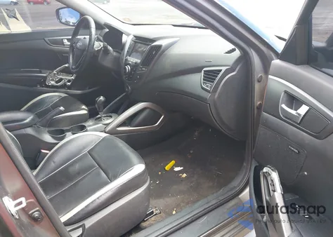 2013 Hyundai Veloster Turbo W/Black z USA, uszkodzony, nr VIN KMHTC6AE7DU141885